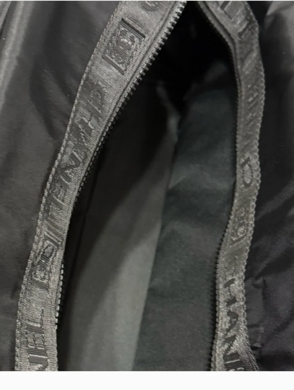 Black Nylon With White Branding Unisex Travel/Gym Bag. - Picture 8 of 12